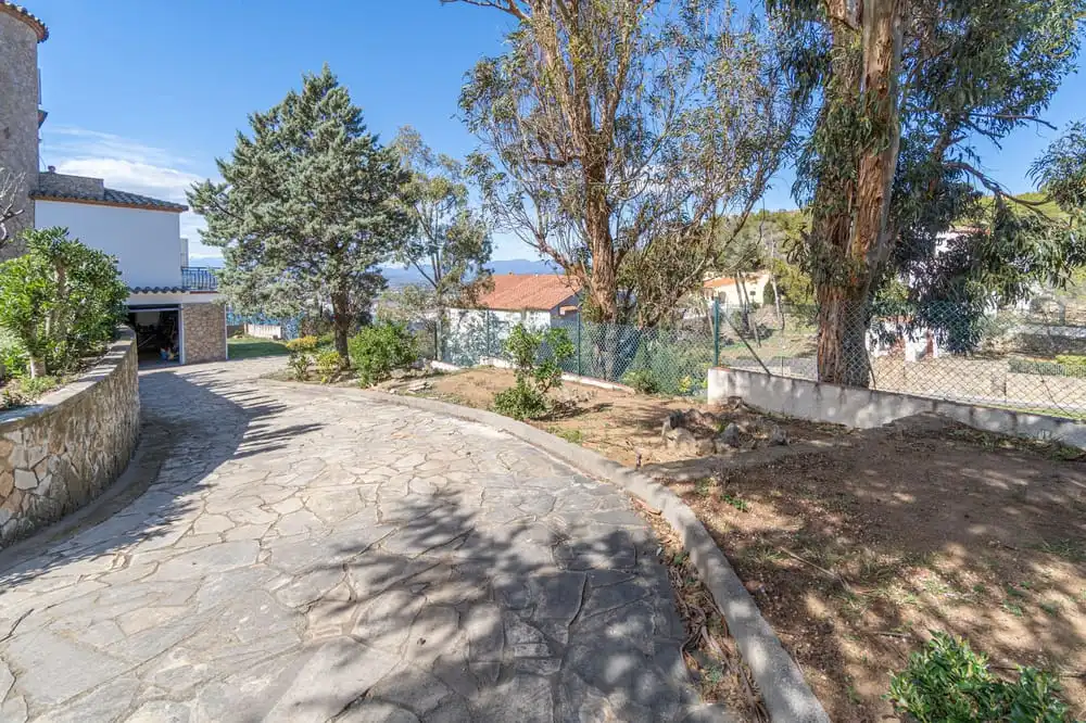 Vista exterior de Casa o xalet en venda en Roses amb Calefacció, Jardí privat i Terrassa