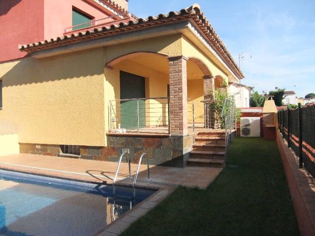 Casa-chalet en Venta en Riells