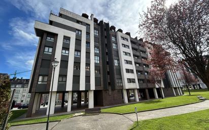 Vista exterior de Apartament en venda en Oviedo  amb Calefacció i Parquet