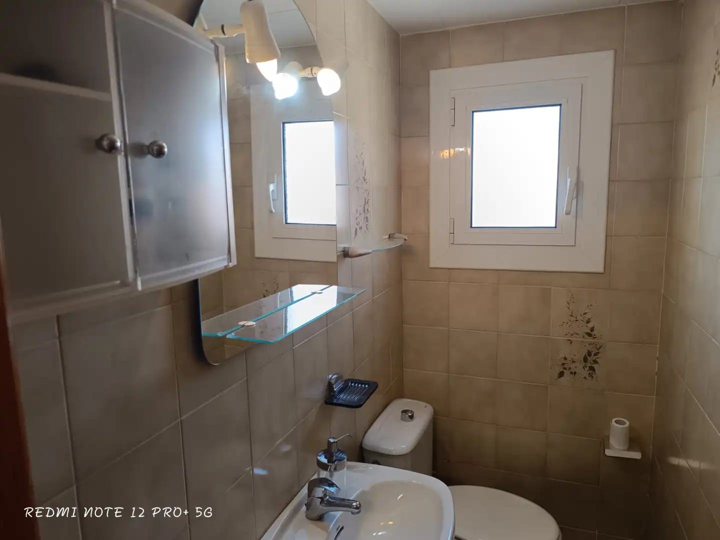 Badezimmer von Wohnung zum Verkauf in Cunit mit Klimaanlage, Terrasse und Abstellraum