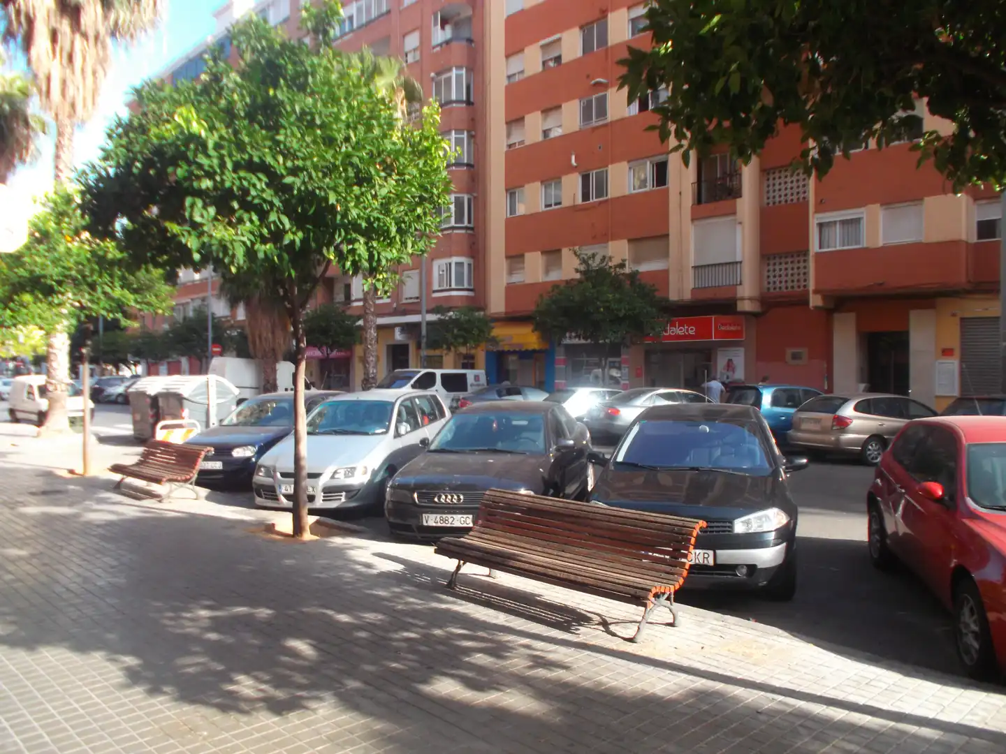 Local comercial en venda a Carrer de l'Explorador Andrés 25