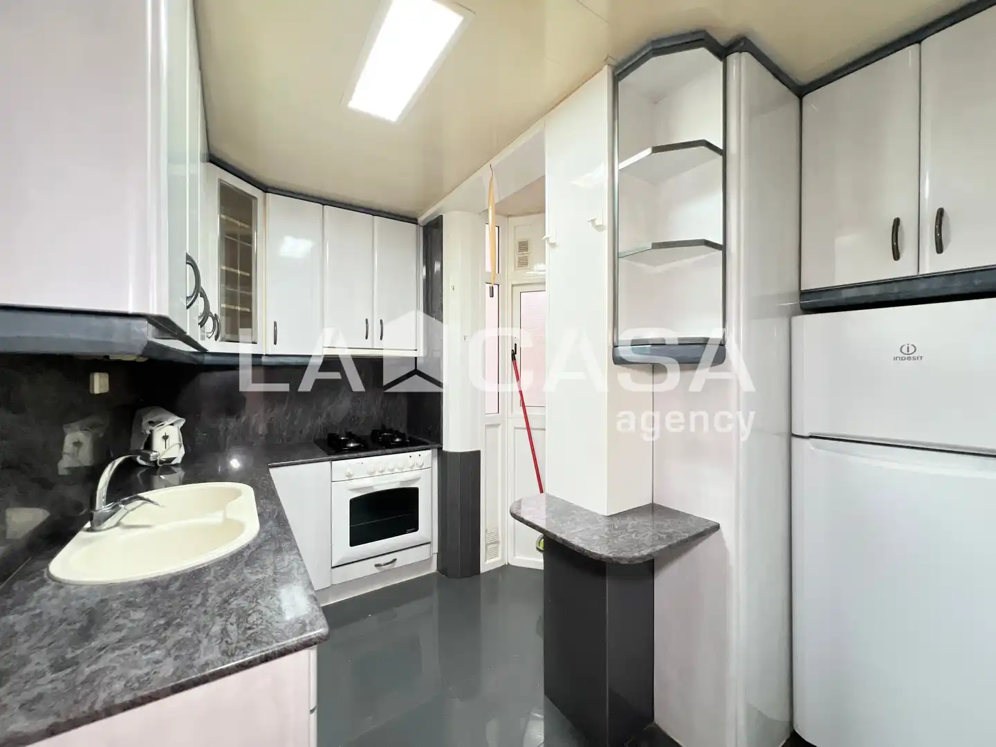 Kitchen of Flat for sale in Badalona  with Balcony