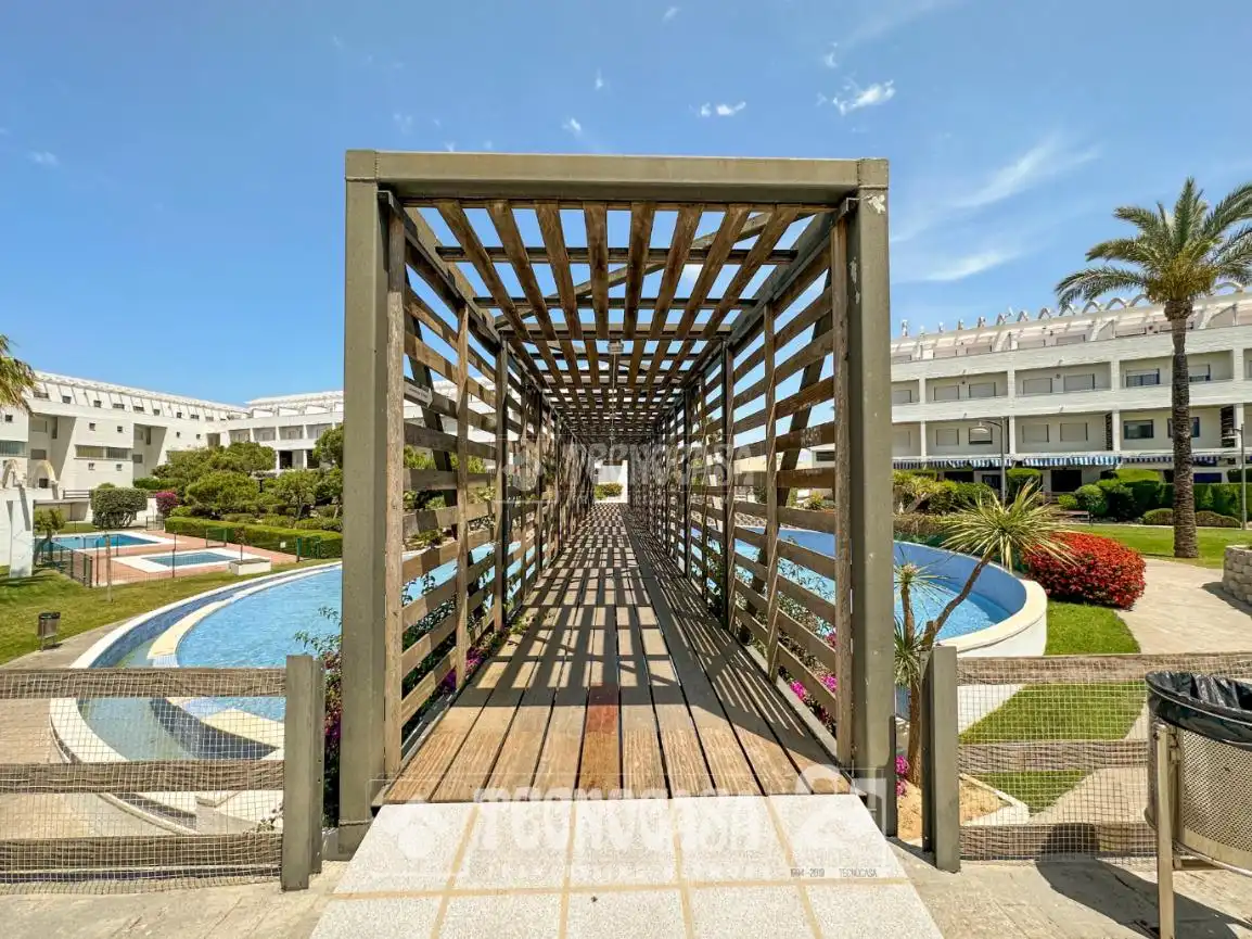 Exterior view of Flat for sale in Rota  with Air Conditioner, Terrace and Internet