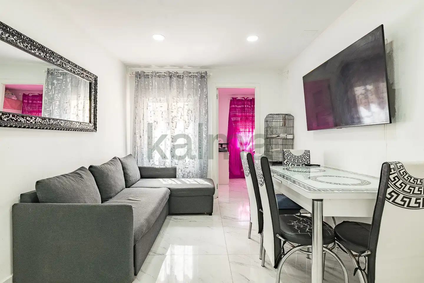 Sala de estar de Piso en venta en Santa Coloma de Gramenet con Aire acondicionado, Calefacción y Amueblado