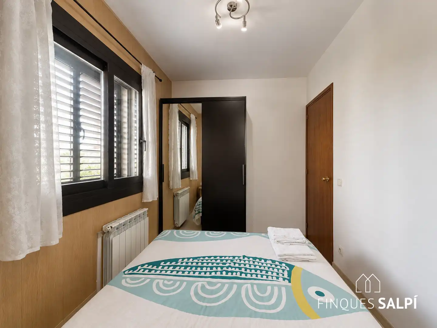 Schlafzimmer von Wohnungen zum Verkauf in L'Escala mit Terrasse, Abstellraum und Möbliert