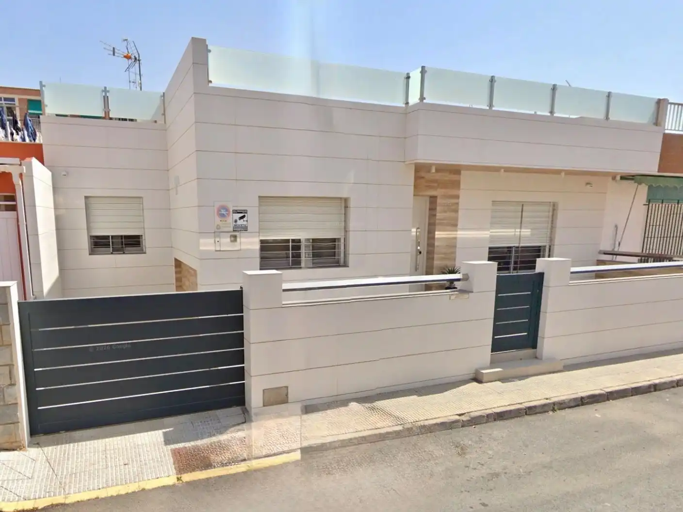 Chalet con jardín en venta en Aguamarina 26