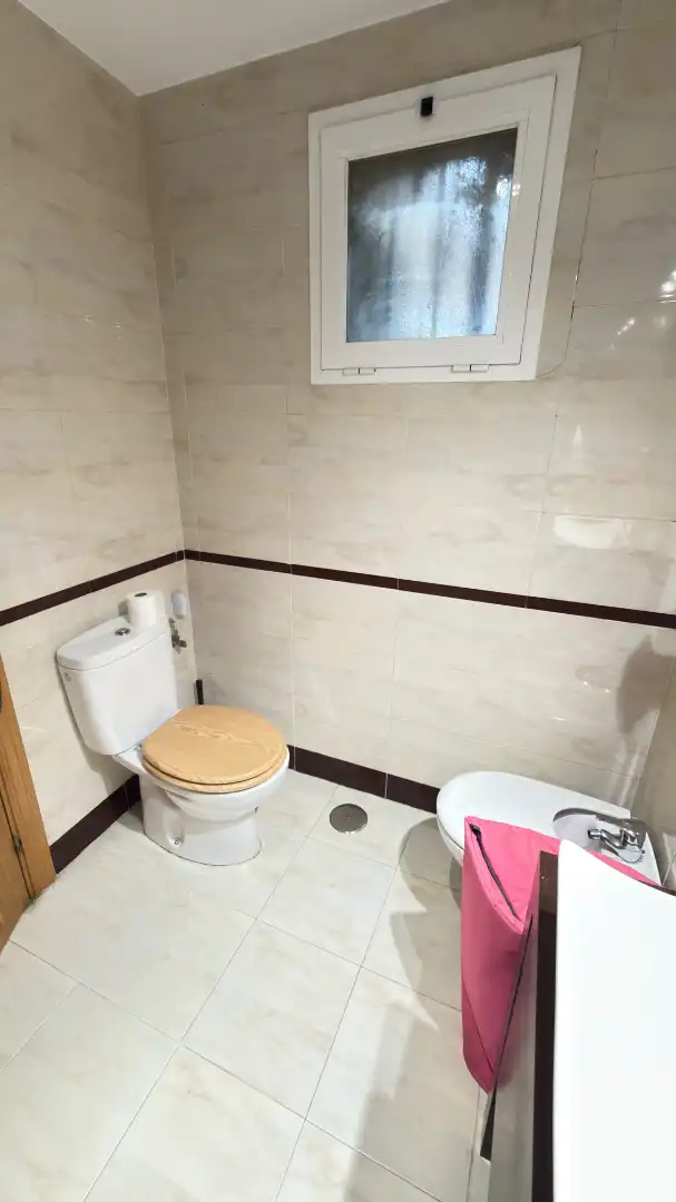 Baño de Piso en venta en Vélez-Málaga con Aire acondicionado, Terraza y Amueblado