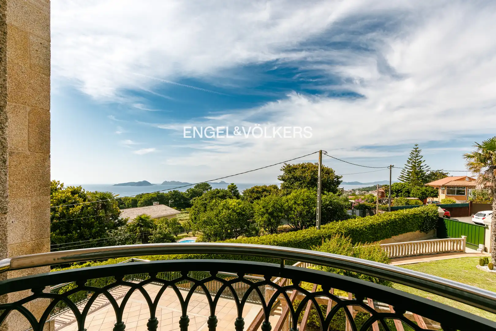Terraza de Casa o chalet en venta en Nigrán con Calefacción, Jardín privado y Piscina