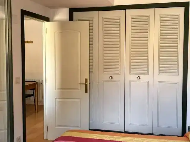 Dormitori de Apartament de lloguer en Aisa amb Parquet, Traster i Moblat