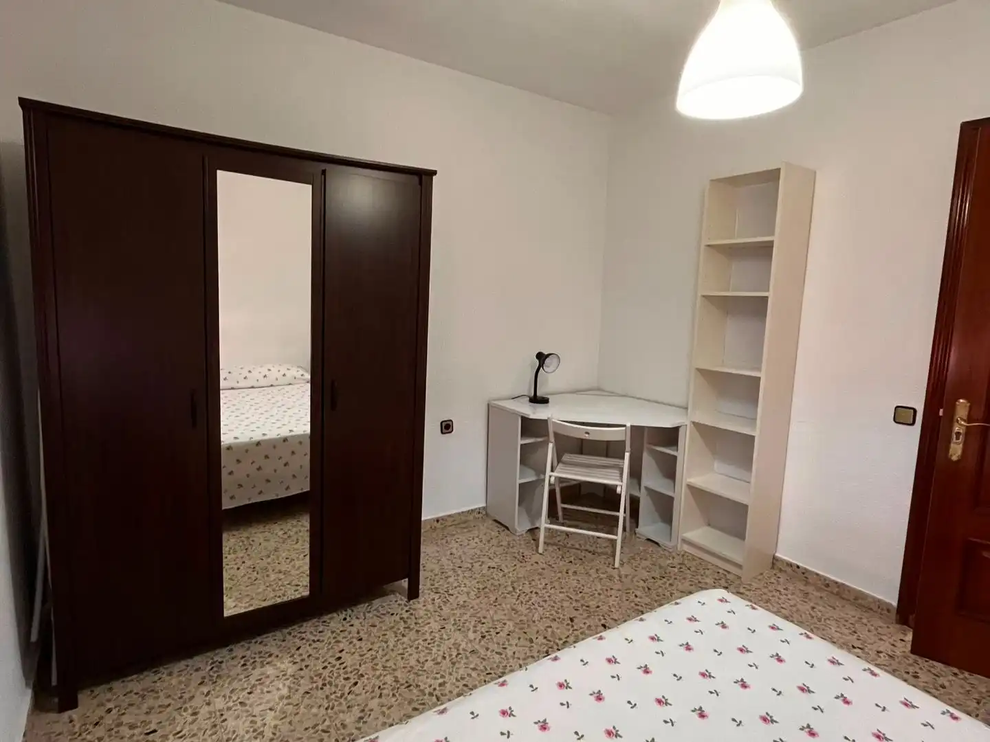 Dormitori de Pis de lloguer en Getafe amb Calefacció, Terrassa i Moblat