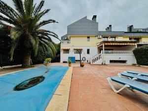 Exterior view of House or chalet for sale in Las Rozas de Madrid  with Air Conditioner, Heating and Private garden