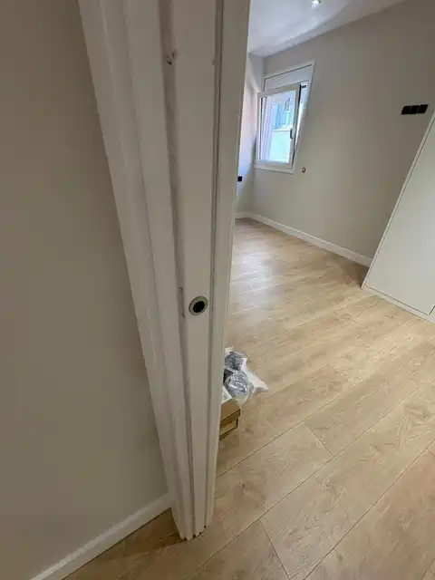 Wohnung zum Verkauf in Barcelona mit Klimaanlage, Heizung und Parkett