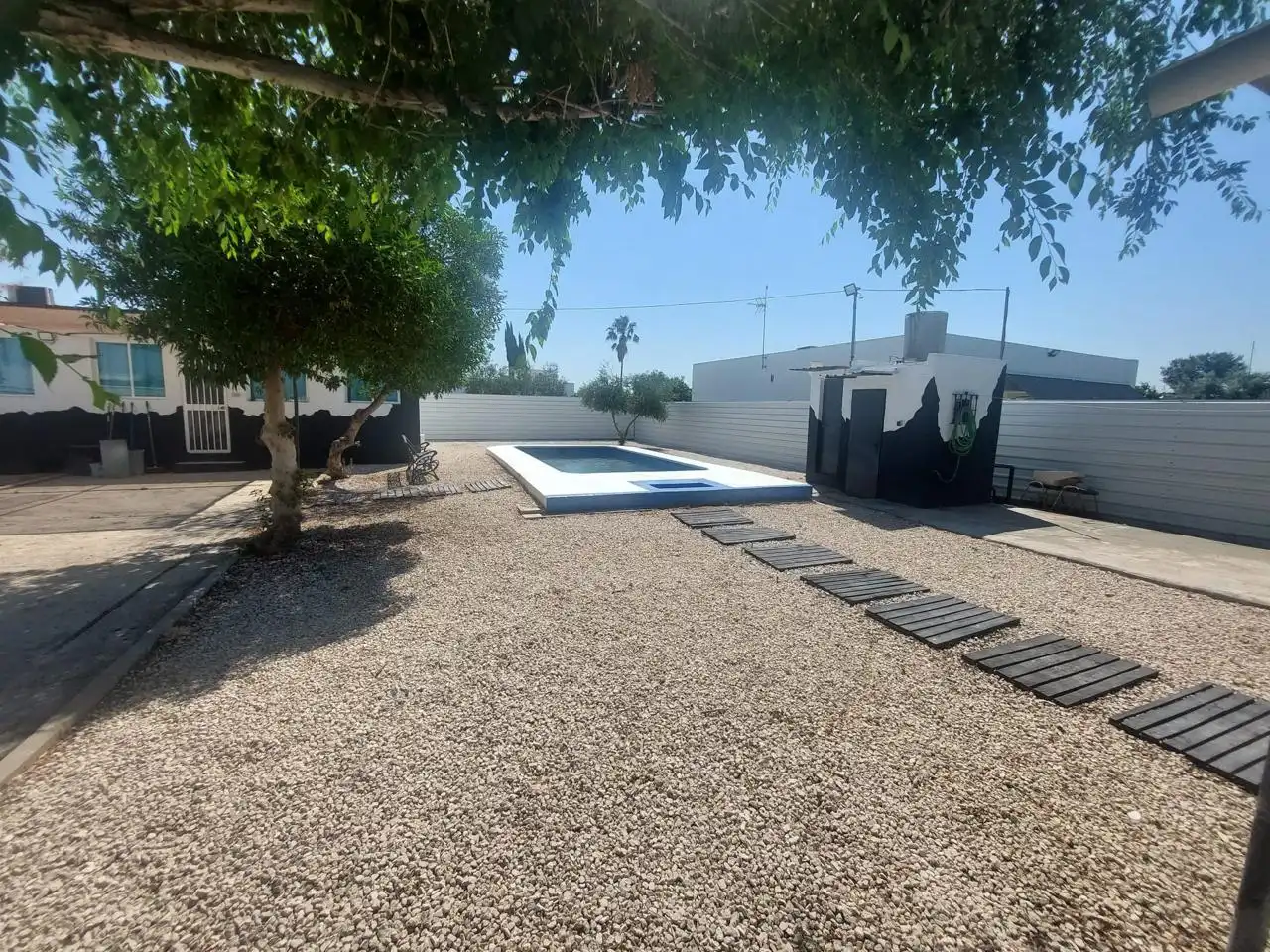 Piscina de Casa o chalet en venta en Los Palacios y Villafranca con Aire acondicionado, Jardín privado y Terraza