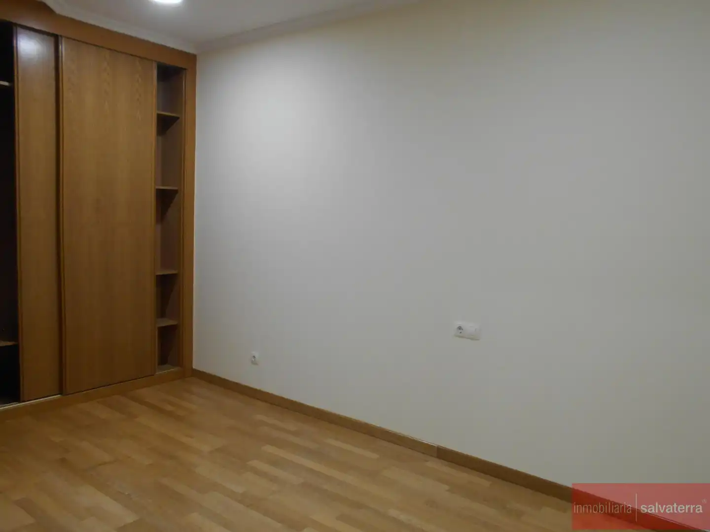 Habitación de Ático en venta en Salvaterra de Miño con Calefacción, Terraza y Trastero