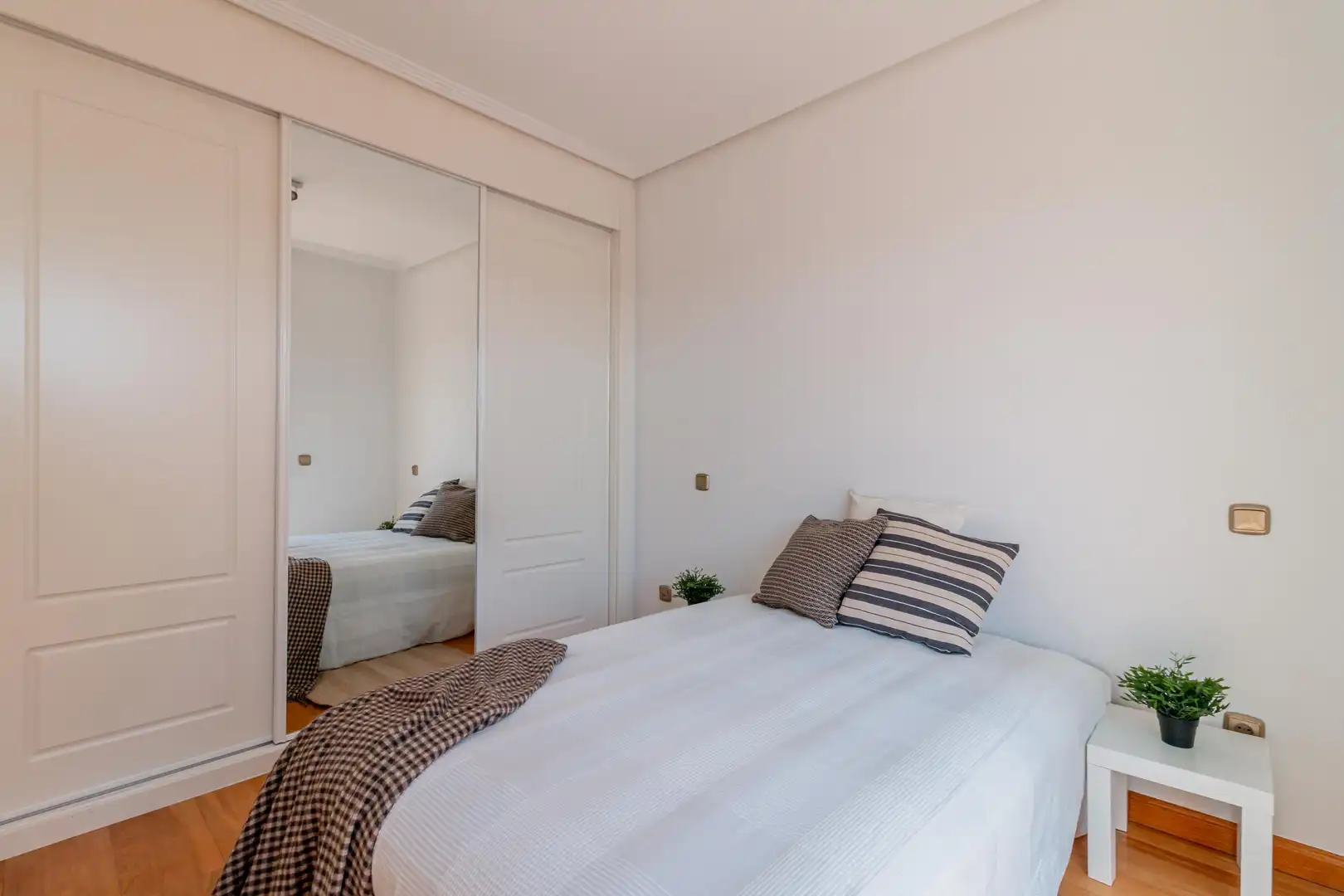 Habitación de Ático de alquiler en Madrid con Jardín privado, Parquet y Trastero