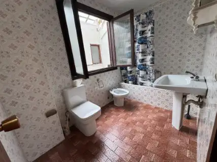 Badezimmer von Maisonette zum Verkauf in Zumaia