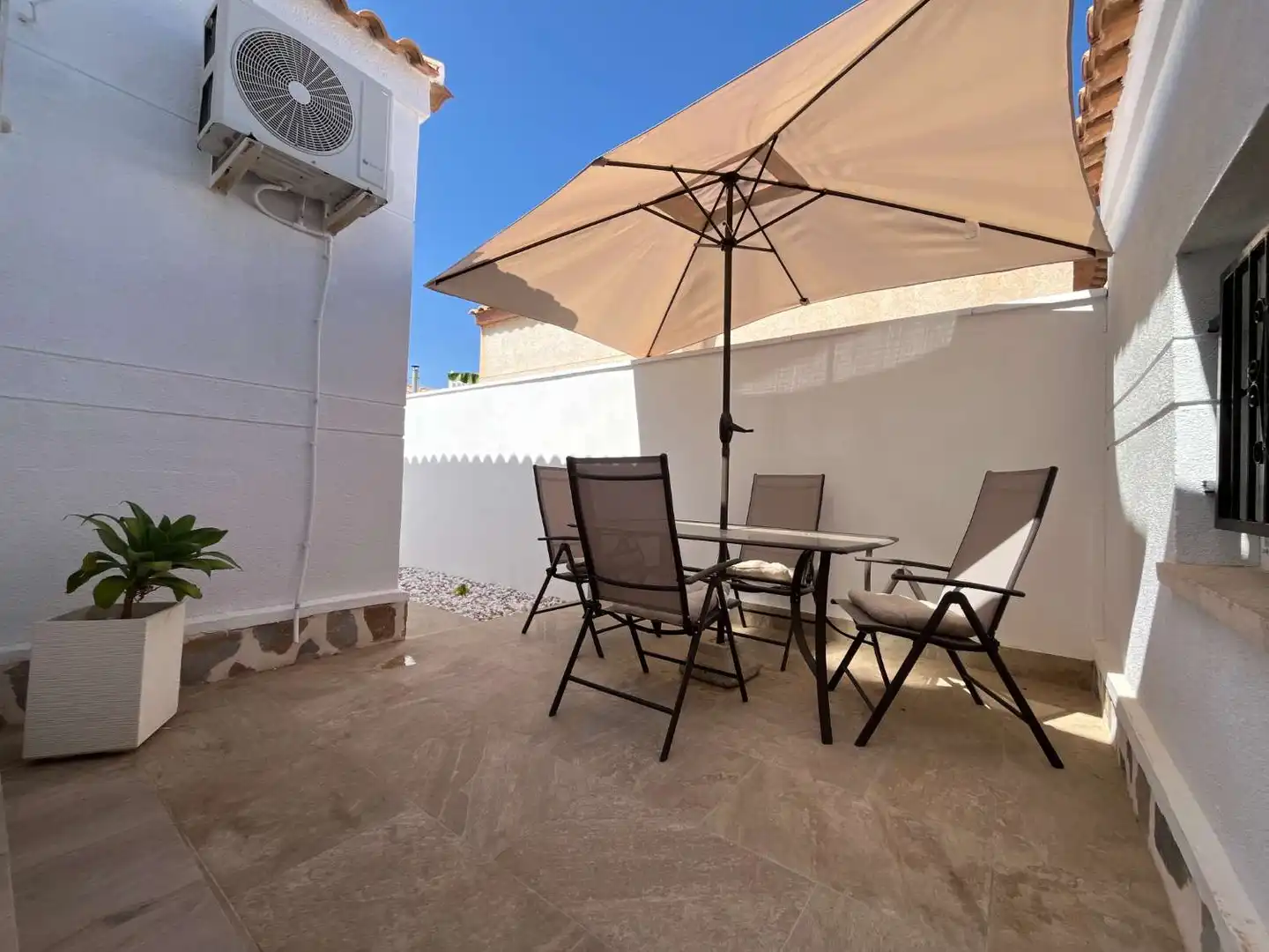 Terrassa de Casa o xalet en venda en Orihuela amb Aire condicionat, Traster i Moblat