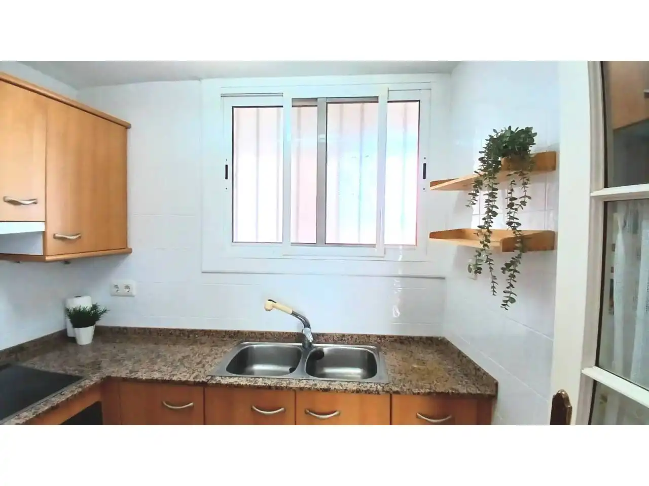 Cuina de Apartament de lloguer en Cambrils amb Aire condicionat, Parquet i Terrassa