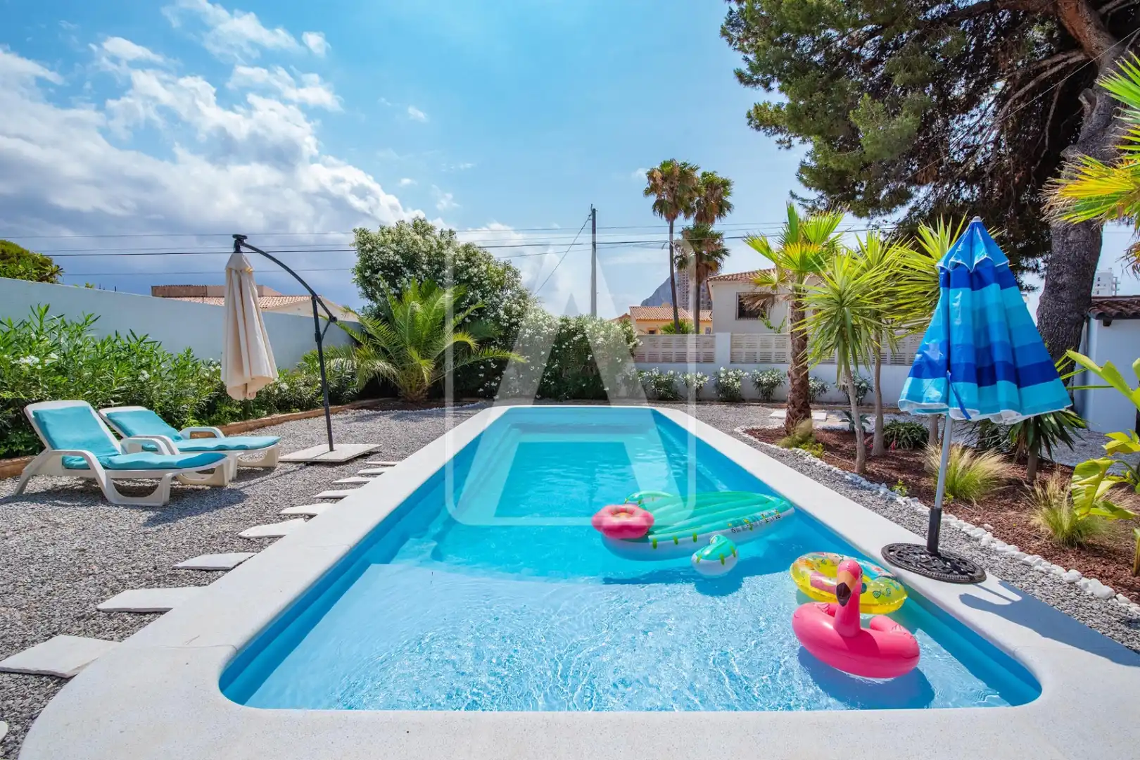 Chalet con piscina en venta en Marisol Park - Ortembach - Los Almendros, imagen 24