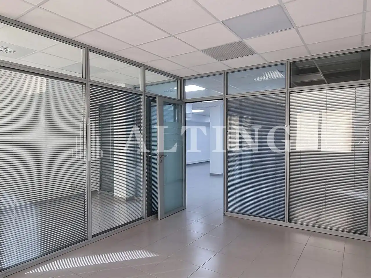 Office space with lift to rent in Entença, imagen 17