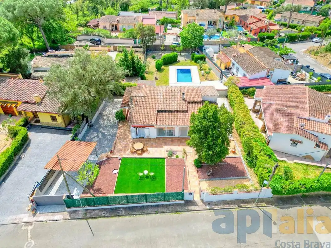 Vista exterior de Casa o xalet en venda en Santa Cristina d'Aro amb Calefacció, Jardí privat i Terrassa