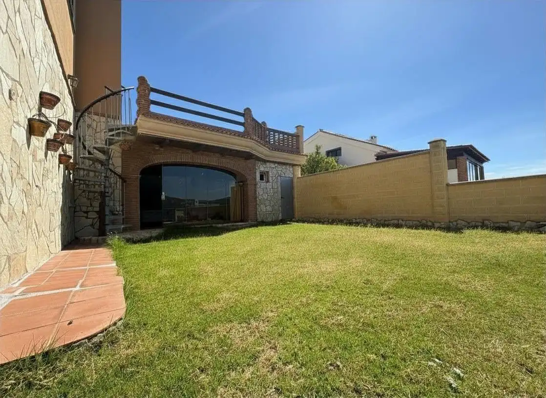Jardín de Casa o chalet en venta en Algeciras con Calefacción, Jardín privado y Terraza