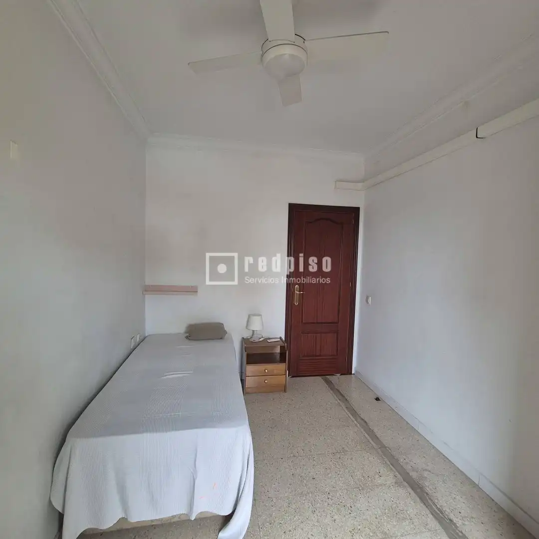 Bedroom of Flat for sale in Sevilla  with Air Conditioner, Heating and Terrace