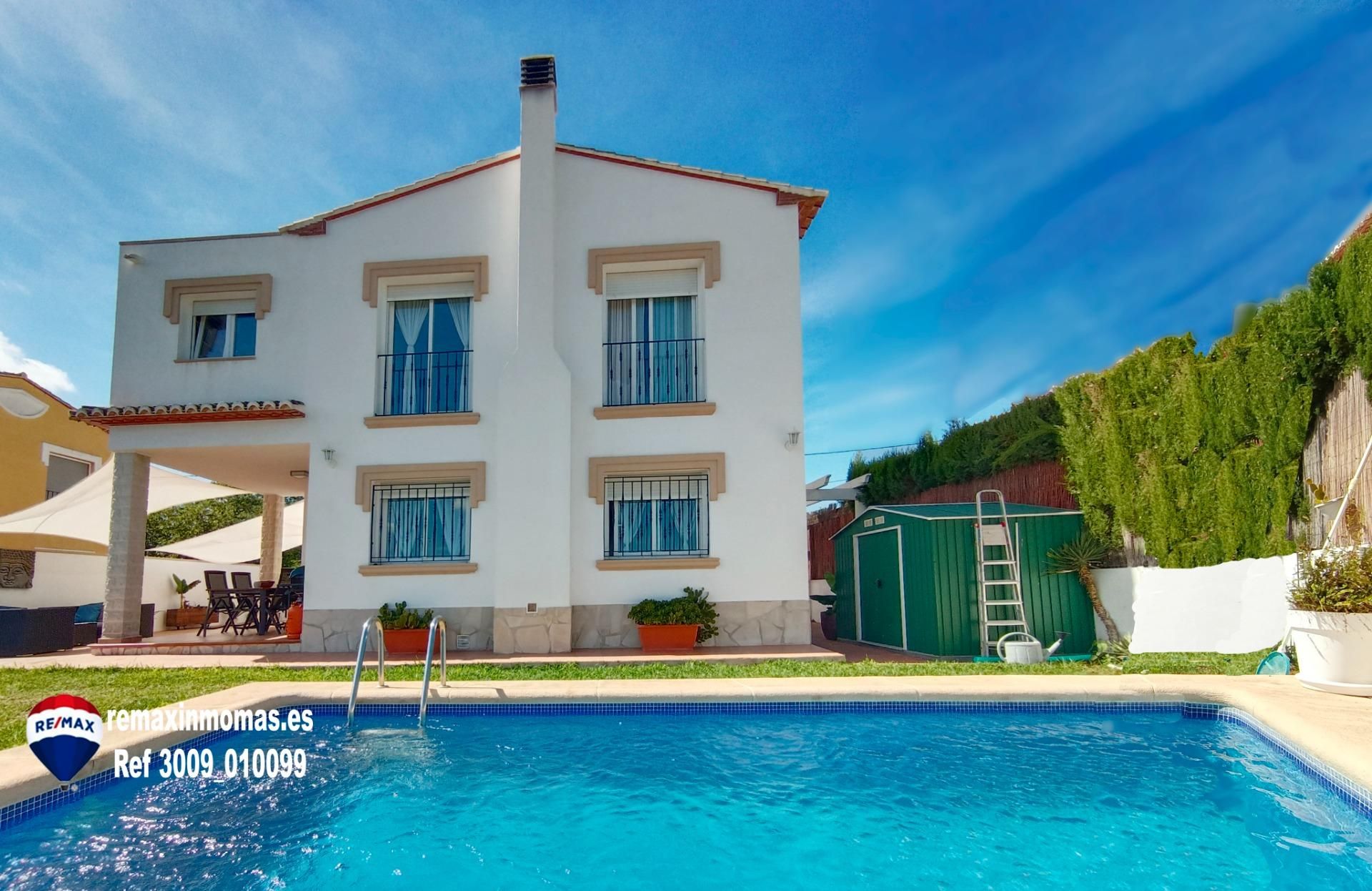 Vista exterior de Casa o xalet en venda en La Sénia amb Aire condicionat, Calefacció i Jardí privat