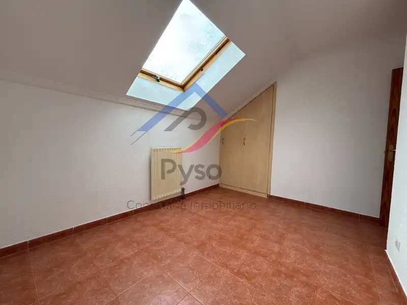 Sala d'estar de Àtic en venda en Ruiloba amb Calefacció, Jardí privat i Balcó