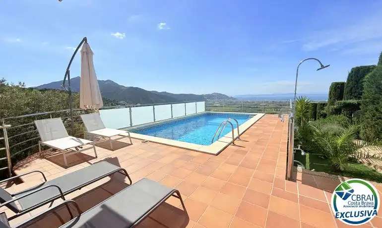 Piscina de Casa o xalet en venda en Roses amb Aire condicionat, Calefacció i Jardí privat