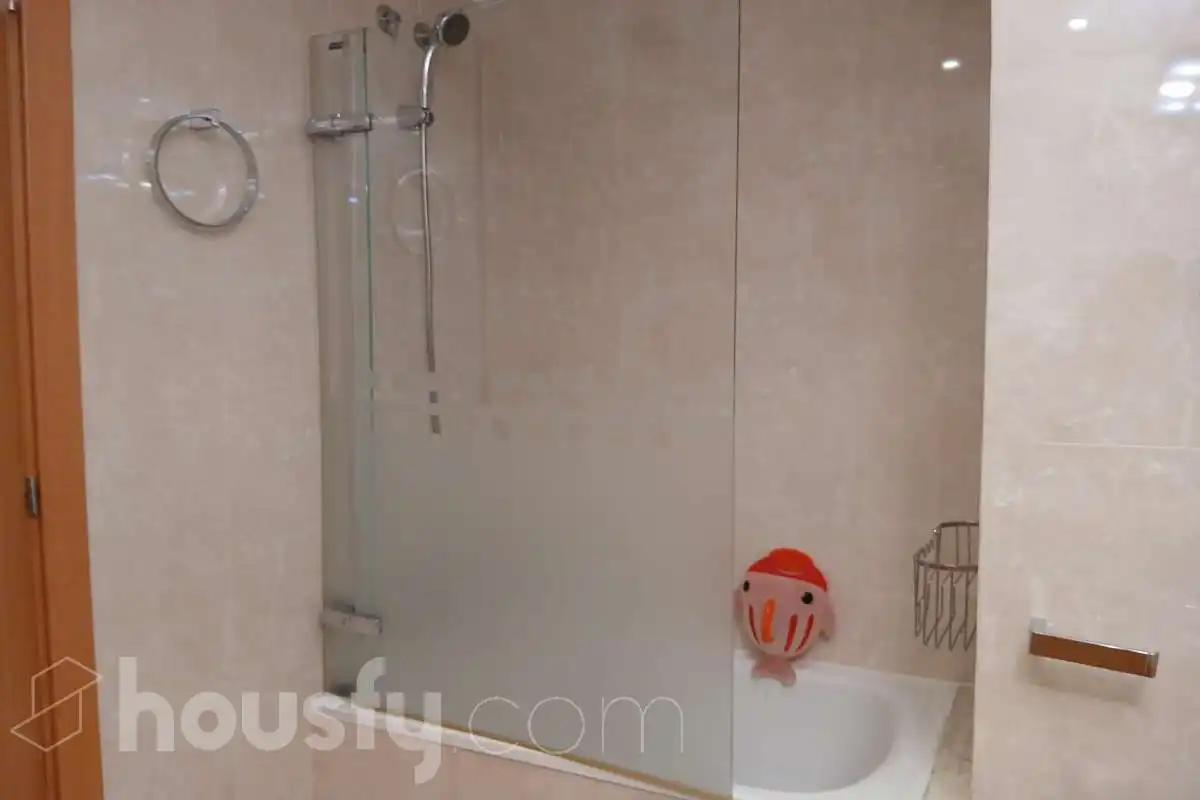 Bathroom of Flat for rent in L'Hospitalet de Llobregat  with Air Conditioner, Heating and Furnished