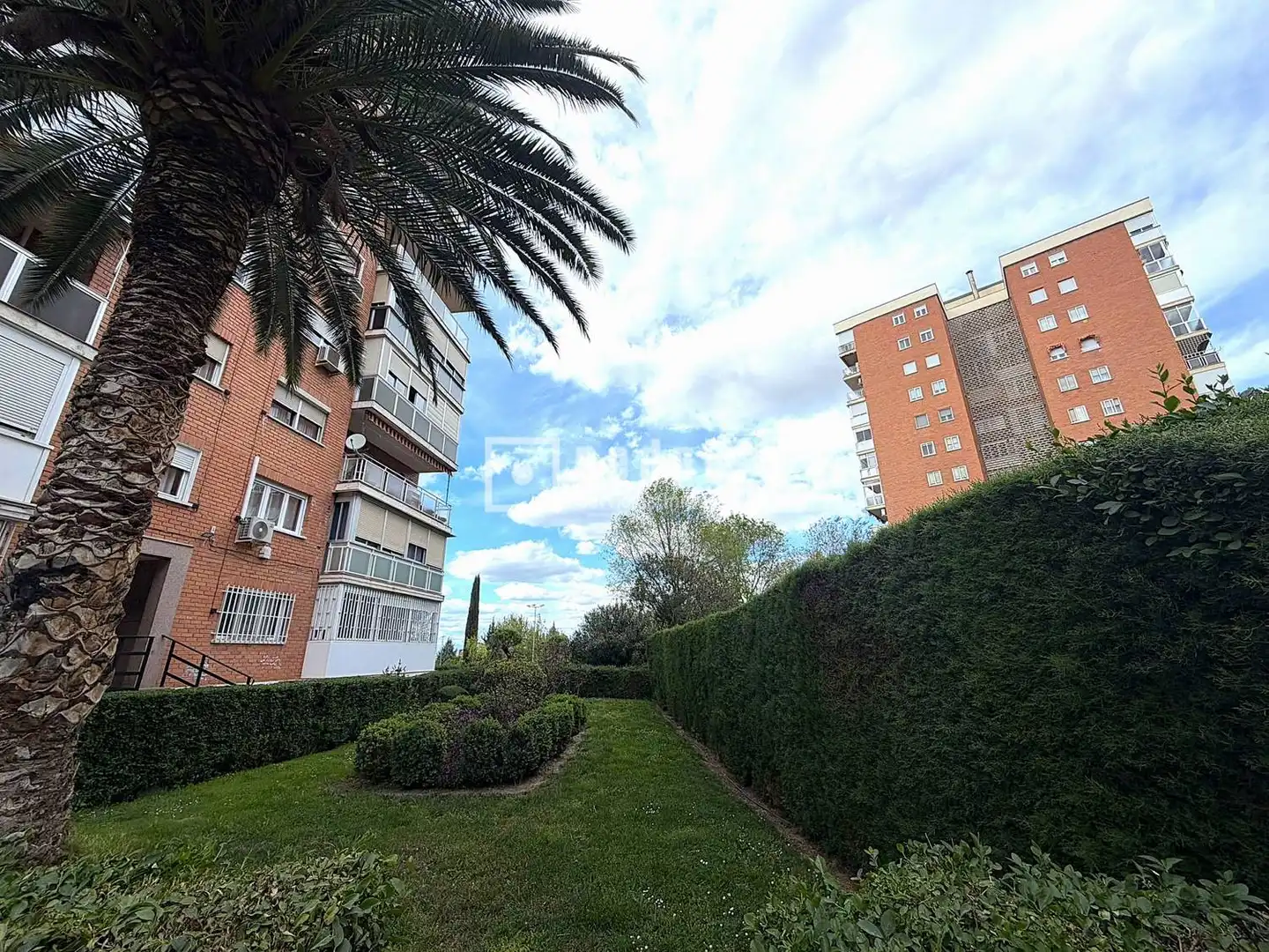 Vista exterior de Pis en venda en Coslada amb Aire condicionat, Calefacció i Terrassa
