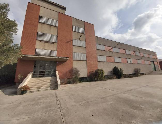 Nave industrial en Alquiler en Carrer de Monturiol en El Papiol