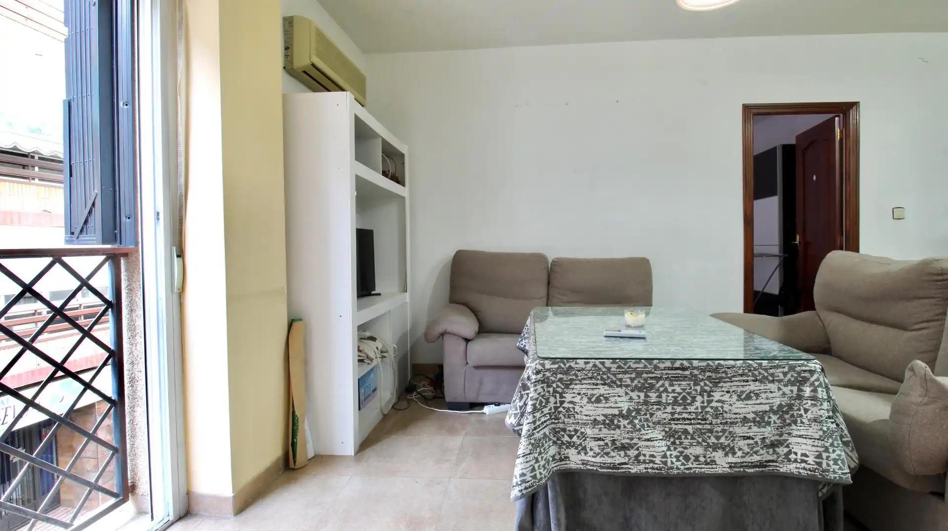 Sala d'estar de Pis en venda en Granada amb Aire condicionat i Calefacció