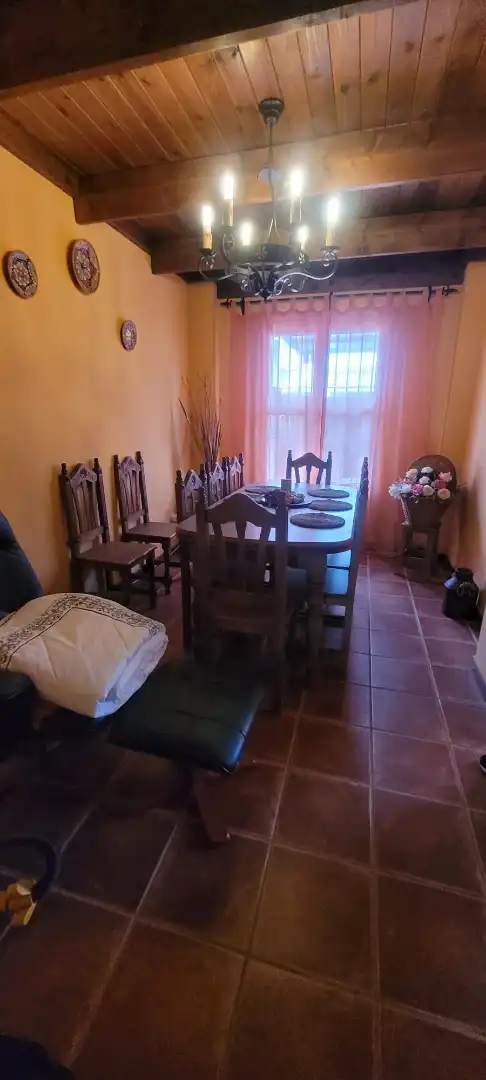 Menjador de Casa adosada en venda en Los Barrios amb Aire condicionat, Jardí privat i Terrassa