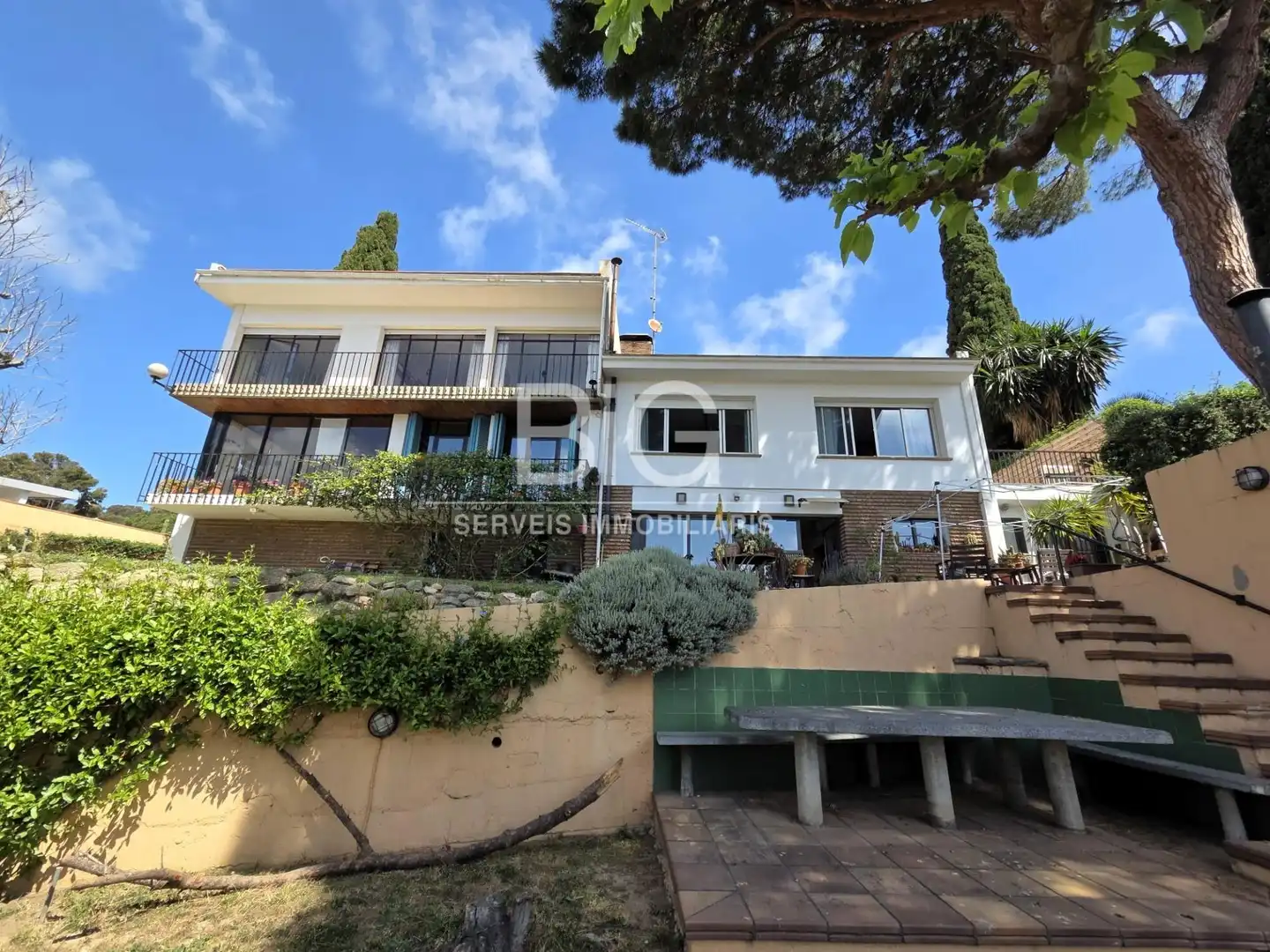 Vista exterior de Casa o xalet en venda en Mataró amb Calefacció, Jardí privat i Terrassa