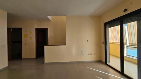 Foto 2 de Casa adosada en venda a Avenida de Los Vientos, 43, Casco Urbano, Adeje