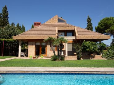 Chalet con piscina en venta en Calle Tarragona