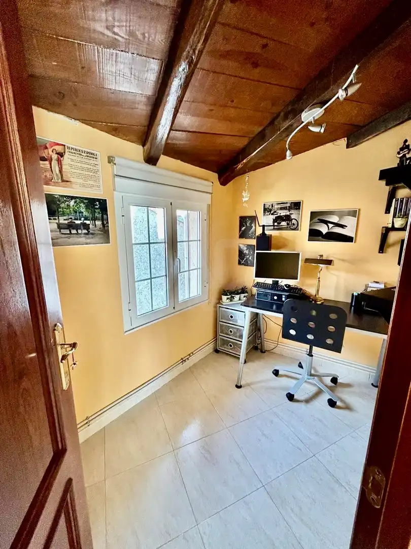 Vista exterior de Casa o xalet en venda en Ayoó de Vidriales amb Calefacció i Terrassa