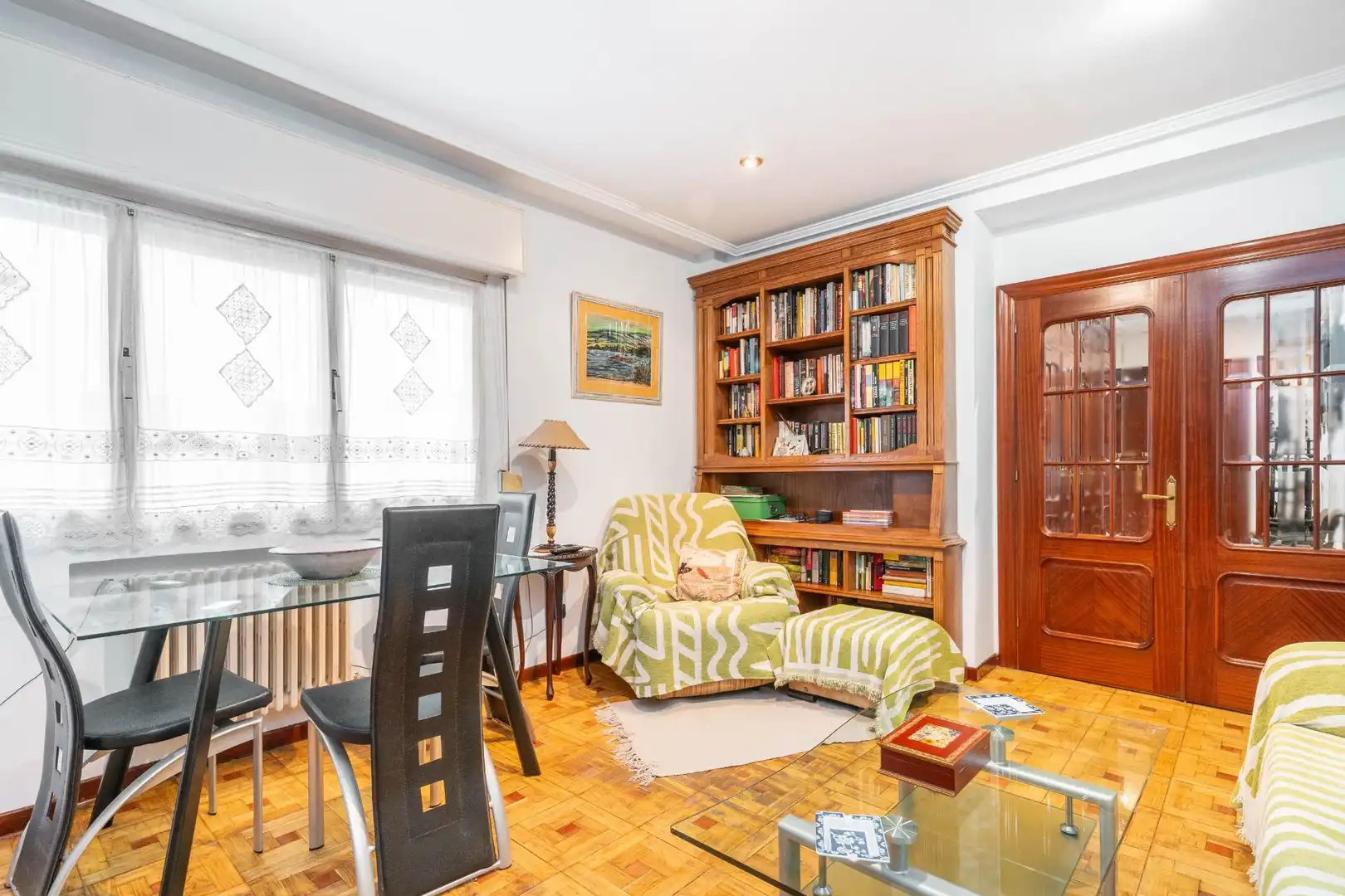 Sala de estar de Piso en venta en Oviedo  con Calefacción