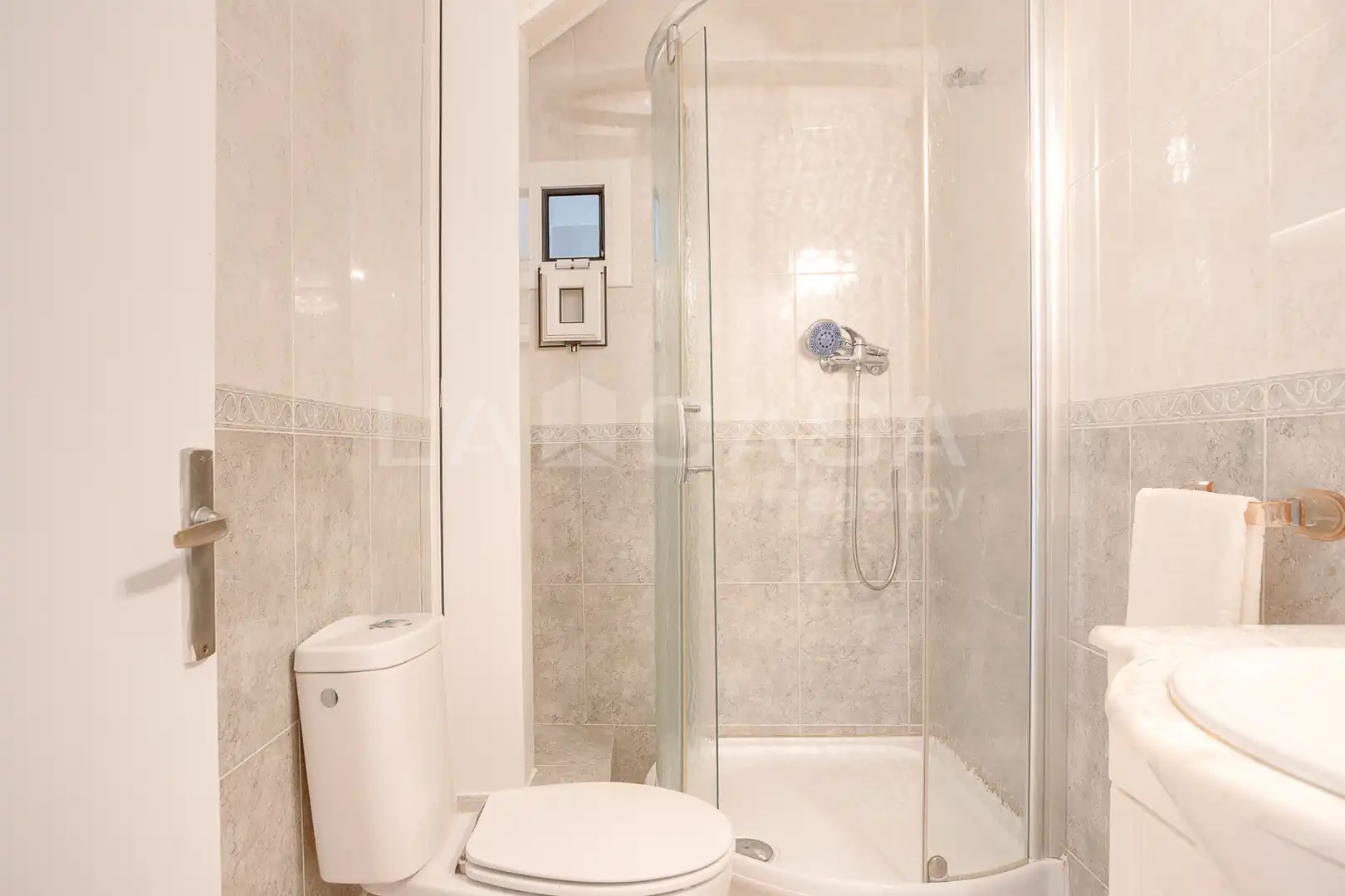 Bathroom of Flat for sale in Cornellà de Llobregat  with Heating