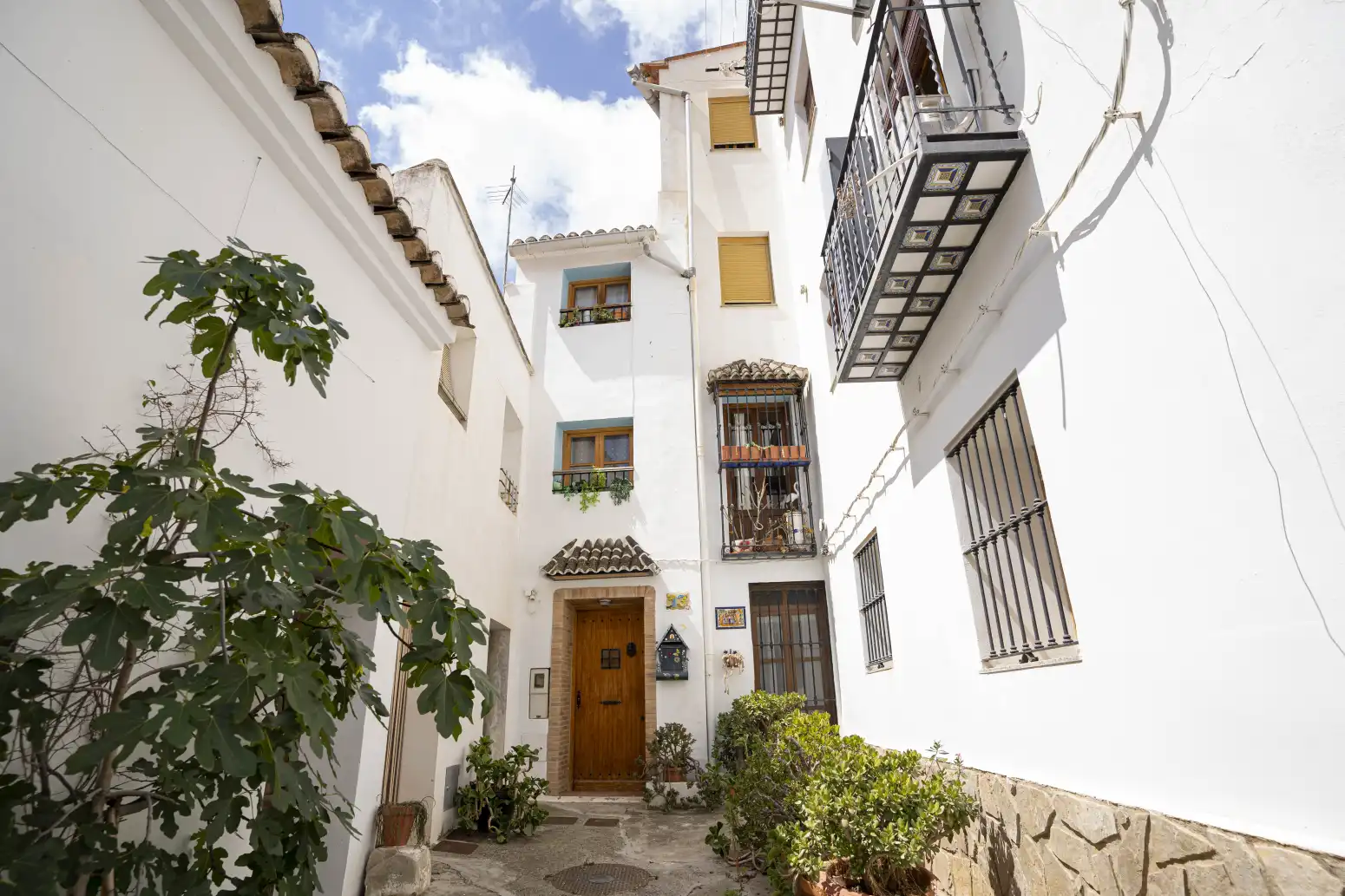 Vista exterior de Casa o xalet en venda en Chulilla amb Terrassa