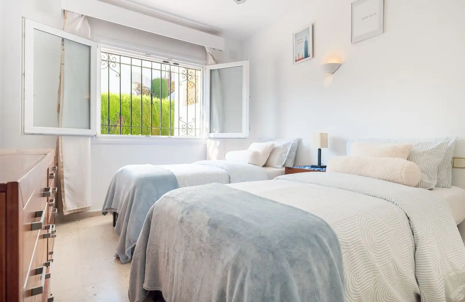 Habitación de Piso en venta en Estepona con Aire acondicionado, Terraza y Amueblado