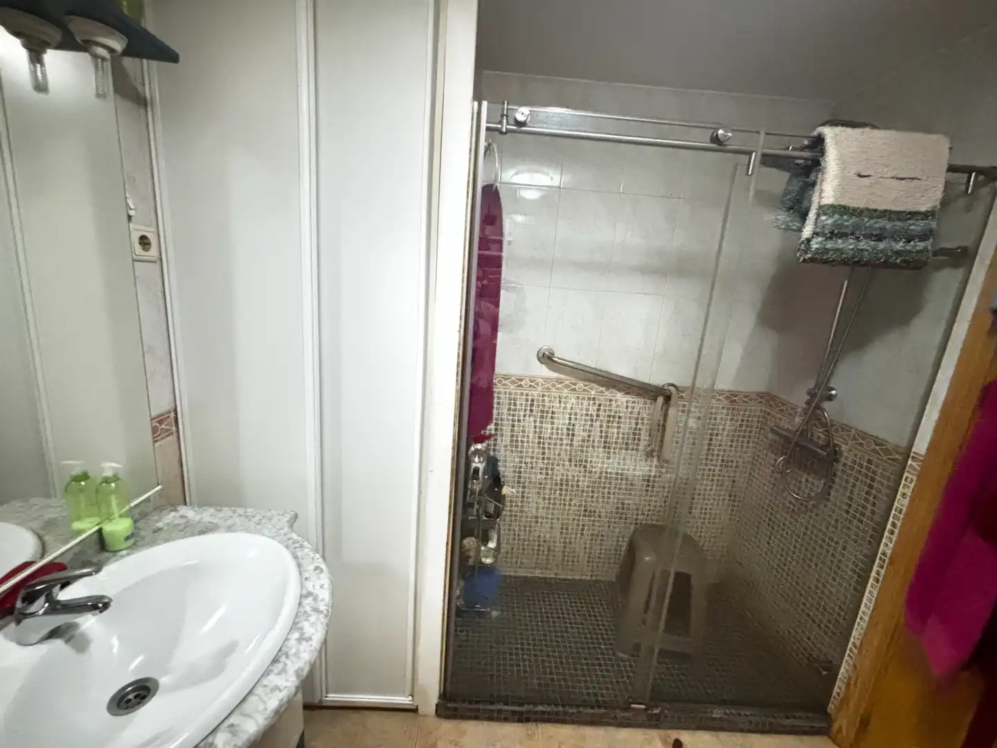 Badezimmer von Wohnung zum Verkauf in El Molar (Madrid) mit Klimaanlage, Heizung und Internet