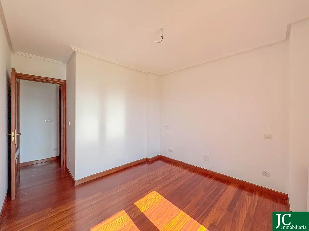 Dormitori de Casa adosada en venda en Ampuero amb Calefacció, Jardí privat i Terrassa