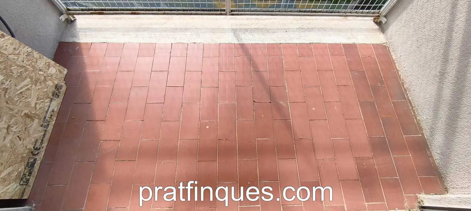 Außenansicht von Wohnung zum Verkauf in El Prat de Llobregat mit Klimaanlage, Heizung und Ofen