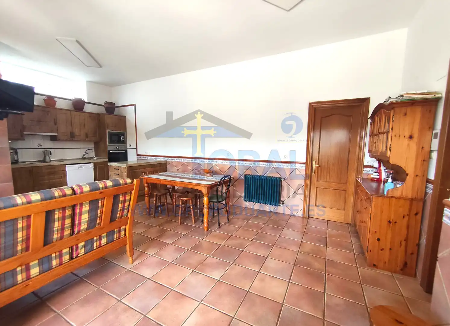 Cuina de Casa o xalet en venda en Siero amb Calefacció, Jardí privat i Parquet