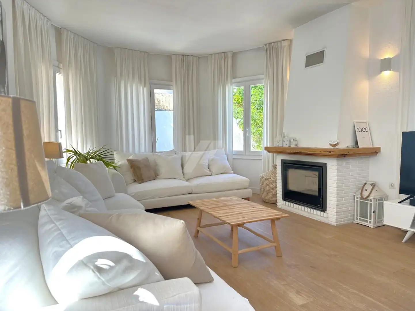 Sala d'estar de Casa o xalet en venda en Benitachell / El Poble Nou de Benitatxell amb Aire condicionat, Calefacció i Jardí privat
