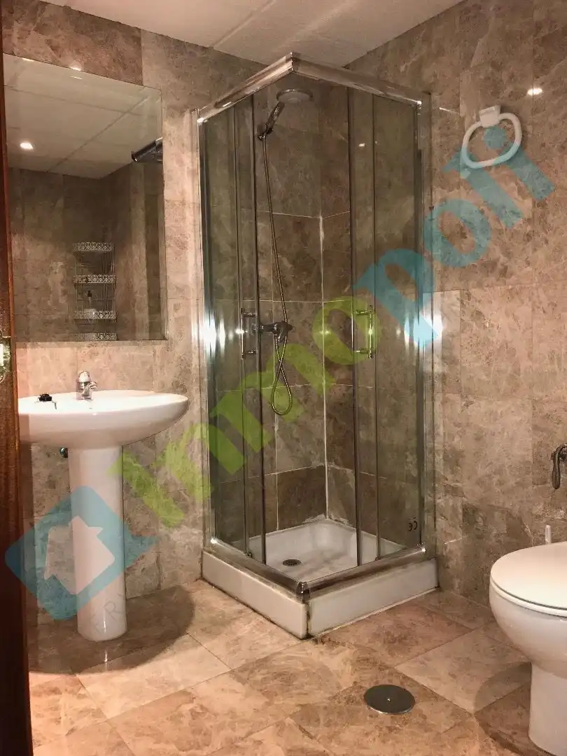 Bany de Apartament de lloguer en Badajoz amb Aire condicionat, Calefacció i Jardí privat