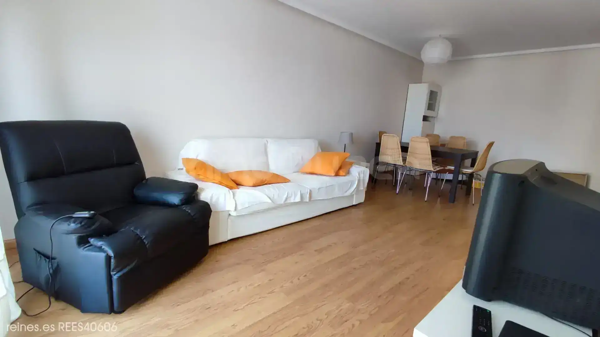 Sala de estar de Piso en venta en Soto del Barco con Calefacción y Amueblado